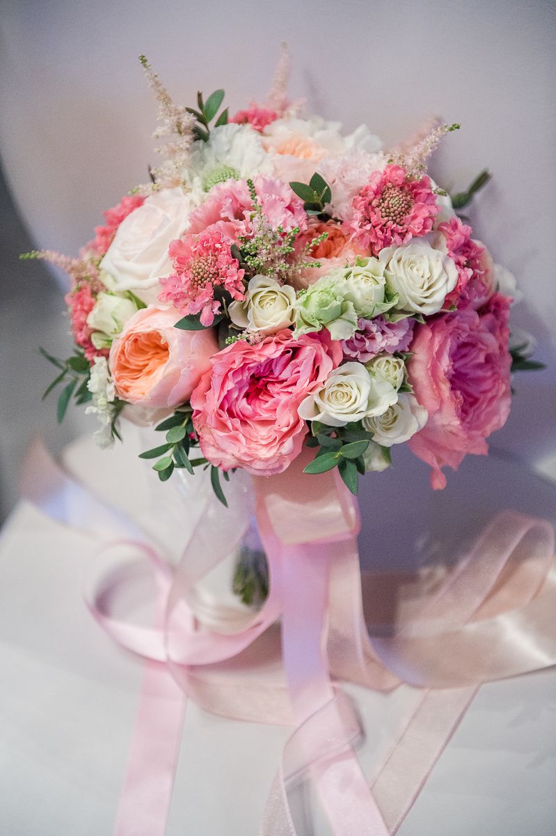 Букет невесты с пионовидными розами 