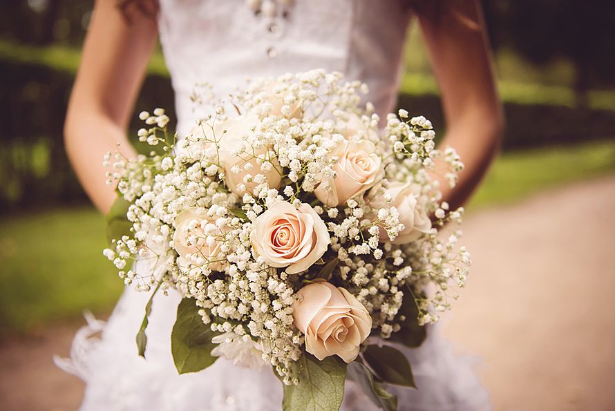 Букет невесты из нежно-розовых роз и белых гипсофил  - фото 1356613 Фотограф Светлана Лапина