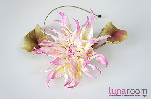 Шляпка-ободок от LUNAROOM - фото 1334763 Lunaroom - стильные аксессуары для невесты