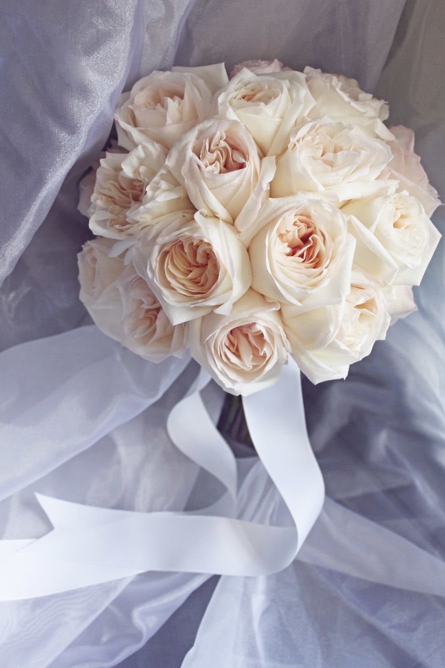 Свадебные букеты с розой Уайт Охара
