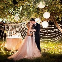 свадьба в лесу, фотозона, лампочки. Декор Юлия Перовская