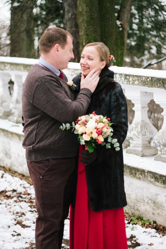 Зимняя свадьба в красных тонах - фото 7920060 Свадебный фотограф Марина Новикова