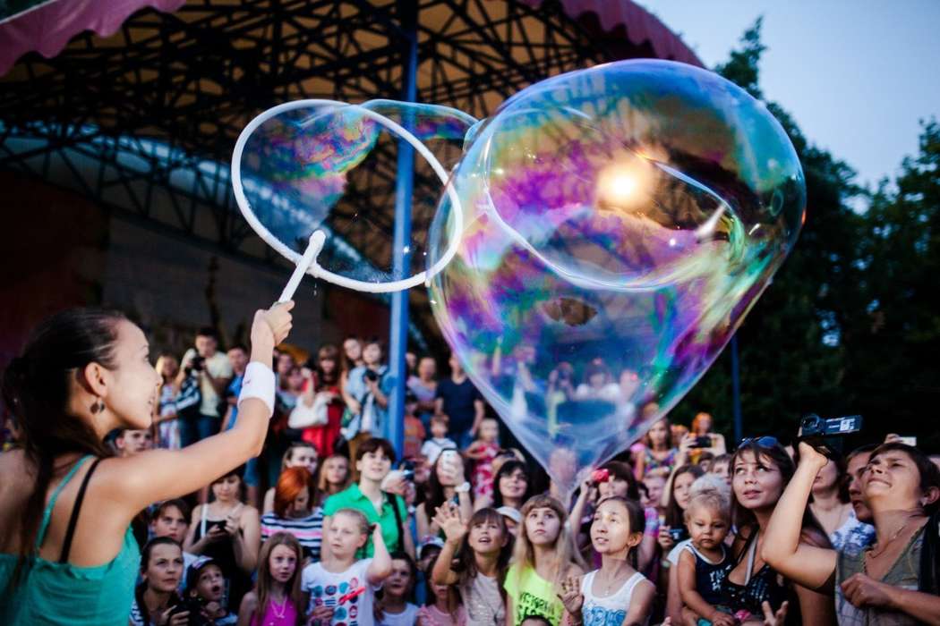 Фестиваль мыльных пузырей в Перми. Пузыри шоу вечеринка на воде. Пузыри шоу отзывы