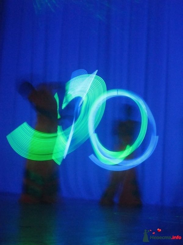 Световое-НЕОН шоу - фото 362086 Шоу-группа «Этр Аллюм» — Fire и LED Show 