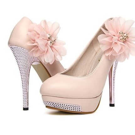 Розовые свадебные туфли