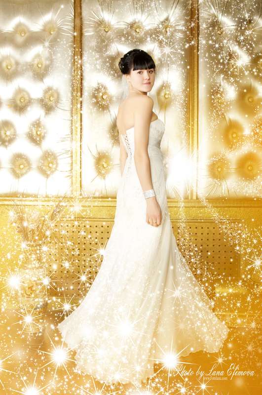 Невеста в классическом кружевном платье А-силуэта цвета айвори со шлейфом - фото 2762505 Фотограф Лана Ефимова