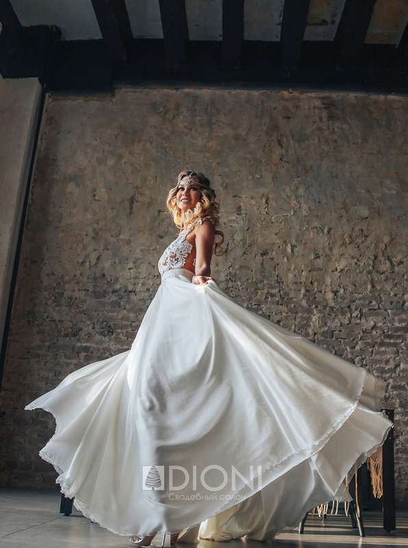 Лекса (KA)
Удивительно легкое кружевное свадебное платье прямого силуэта. Индивидуальный дизайн, в сочетании грациозностью и сексуальностью позволят тебе быть первой, не смотря ни на какие обстоятельства. Верх платья выполнен из легкой телесной сеточки с  - фото 13360274 Свадебный салон DIONI