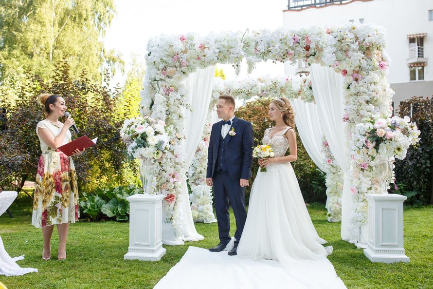 Организатор свадеб фото. Организация свадьбы агентство москва we wed. Пермь улица пушкина 84 свадебное агентство wedding home. Свадебное агентство михайловск. Свадебные фото с гостями.