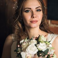 невеста Елена
фотограф Ольга Ниа
образ невесты и украшение в прическу ручной работы Альбина Апасова