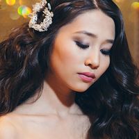 фотограф Вероника Рябова 
платье Дом свадьбы 
место Фан-фан Банкетный двор 
визажист-стилист и украшения в прическу ручной работы Альбина Апасова 