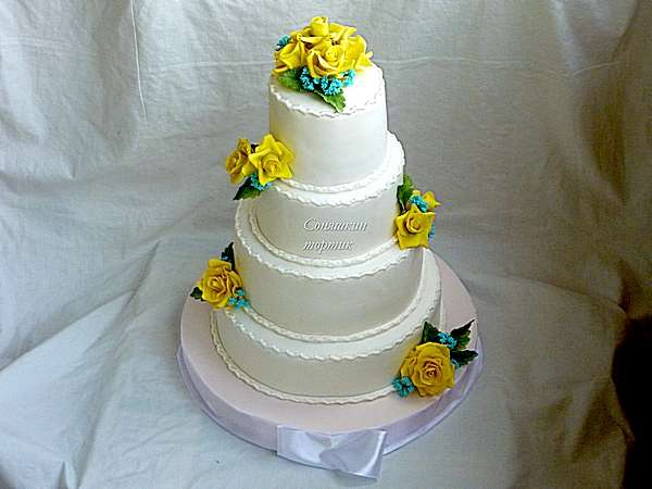 Свадебный торт с желтыми розами и васельками - фото 503516 Кондитер Софья Кружнова