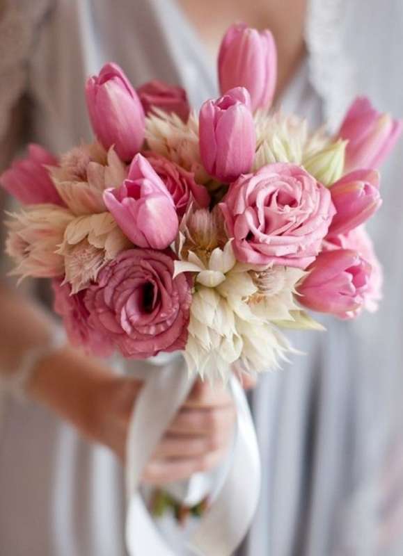Фото 6374739 в коллекции Свадебные букеты из живых цветов. Цвет: Розовый-Персиковый - Свадебные Брошь букеты от Наталии Скворцовой