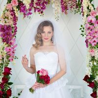 Оформление свадебной арки цветами