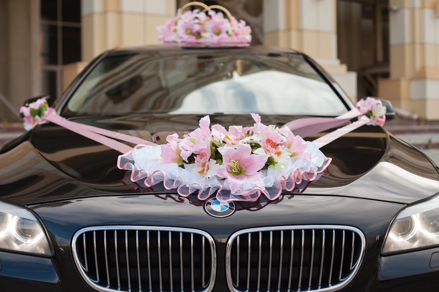 Прокат свадебного украшения на авто 