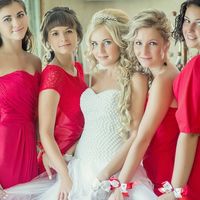 модель ТМ Only You Невеста и её подружки в красном