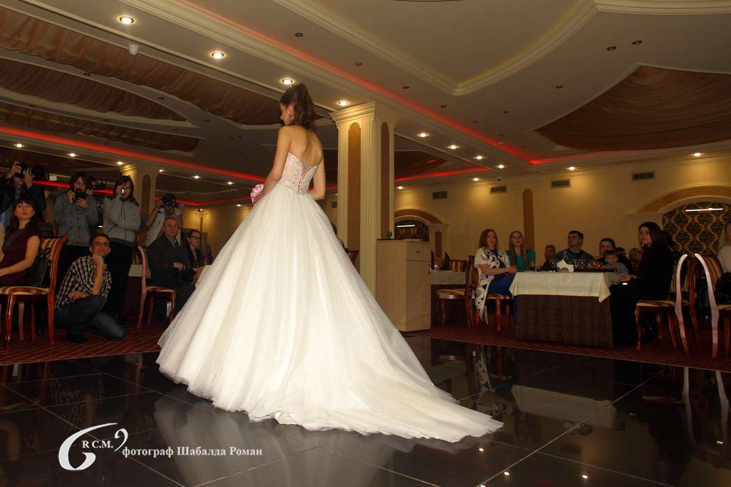 Мисс Смоленск 2016, показ платьев сеть свадебных салонов "ЭЛИТ" - фото 9538694 Невеста01