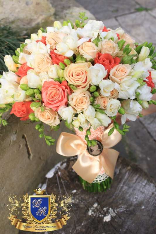 Фото 9109100 в коллекции Букет невесты в кремовом (персиковом) цвете. - Студия декора "Великолепие"