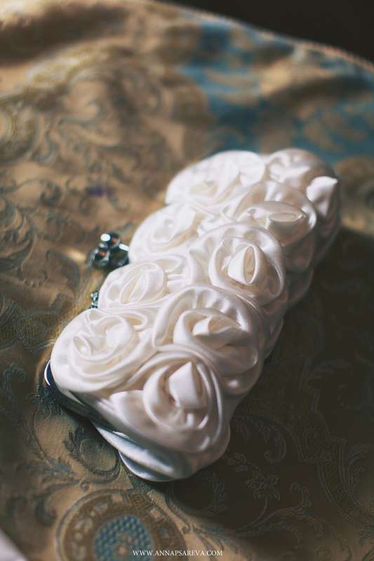 Свадебная сумочка клатч декорирована объёмными атласными розами - фото 566072 Katerin_ka