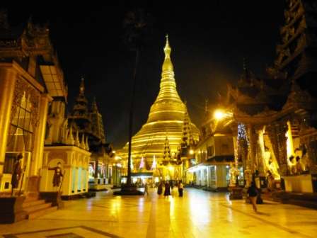 Бирма. Ночной Шведагон - фото 510749 Ведущий Эдуард Грищук