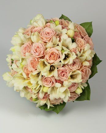 Фото 10699504 в коллекции Свадебные букеты наших невест - Салон цветов "Надежда"