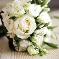 Букет невесты - роза с эустомой