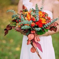 Яркая осень❤️
PH: [club21603689|Свадебный фотограф] 
Florist: @viktorina_florist 
#свадьба#осень#lovestory#