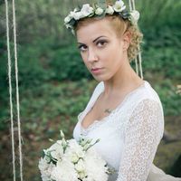 Букет невесты и венок. Фото: Ольга Воронцова  #букетневесты#венок#рустик#белый#фотосессия#