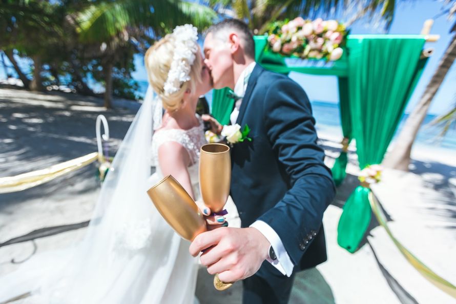 Фото 17358530 в коллекции Изумрудная свадьба в Доминикане на частном пляже Кариббеан {Мария и Артем} - Caribbean Wedding - свадьба в Доминикане