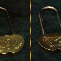 Гравировка на Свадебных замочках, брелках, крышек на телефоне, часах и т.д,200р.  Можно сделать фото. Цена указана за услугу. Цена с фото будет 500р.