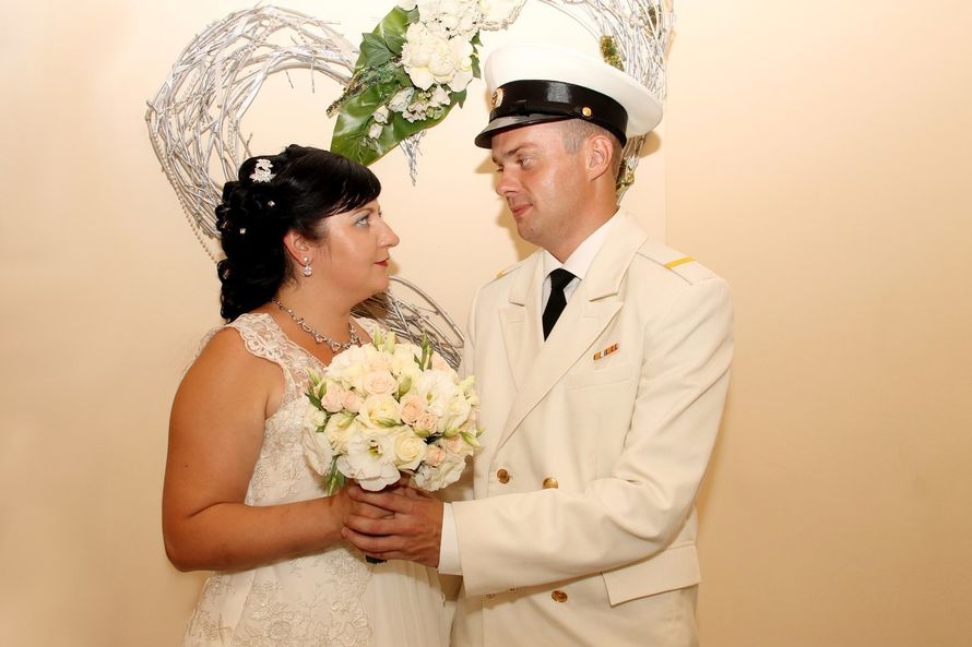 молодожены 23. молодожены 23. 4 свадьбы евгений и. молодожены 23. знак бесконечности на подставке купить.