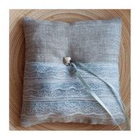 Подушечка для колец с кружевом и сердечком