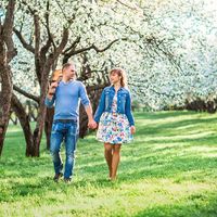 Май 2016, цветущие сады, счастье и любовь.
Полная эмоций и завораживающей красоты прогулка красивой, любящей пары - Марины и Леши - в Коломенском.
#lovestory #лавстори #любовь #счастье #прогулка #фотографлавстори #прогулка #фотосессия #счастливыемоменты #