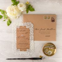 свадебное приглашение-рамка, в крафт конверте , размер 15,5/21,5 см , дизайнерская бумага, любого оттенка.  цена от 150р/шт