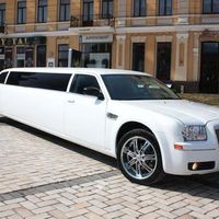 Аренда лимузина Chrysler 300C White Rolls Royce, цена за 1 час