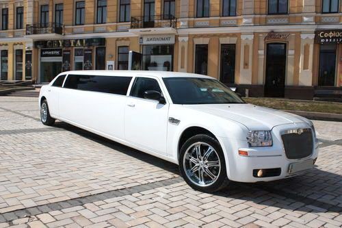 Аренда лимузина Chrysler 300C White Rolls Royce, цена за 1 час
