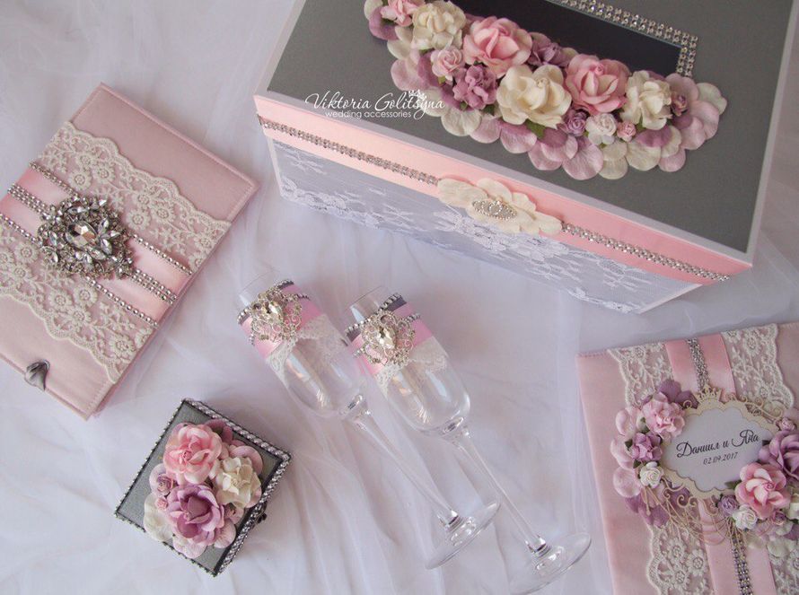 Свадебный набор в цвете серебро с нежными белыми, розовыми и сиреневыми цветами - фото 15598602 Невеста01