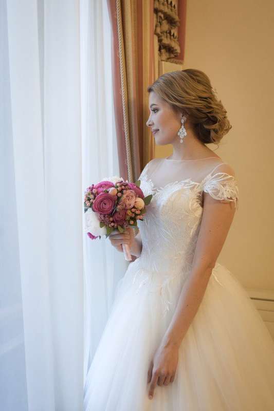 Невеста Настенька
Макияж и прическа я - фото 16551548 Стилист Екатерина Харченко