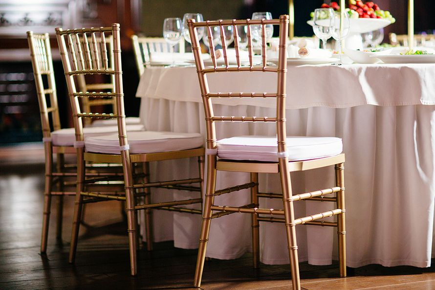 Классические свадебные стулья Къявари