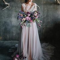 Свадебное платье: Аметист.
Дизайнеры: Александра Примера и Людмила Одайник.