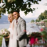 Фото: Вероника Кромбергер 
Видео: CHERNOVFILM 
Стилист: Динара Светашева 
Букет невесты: Цветочный СТИЛЬ 
Платье невесты: Салон свадебной моды "Матримонио"
