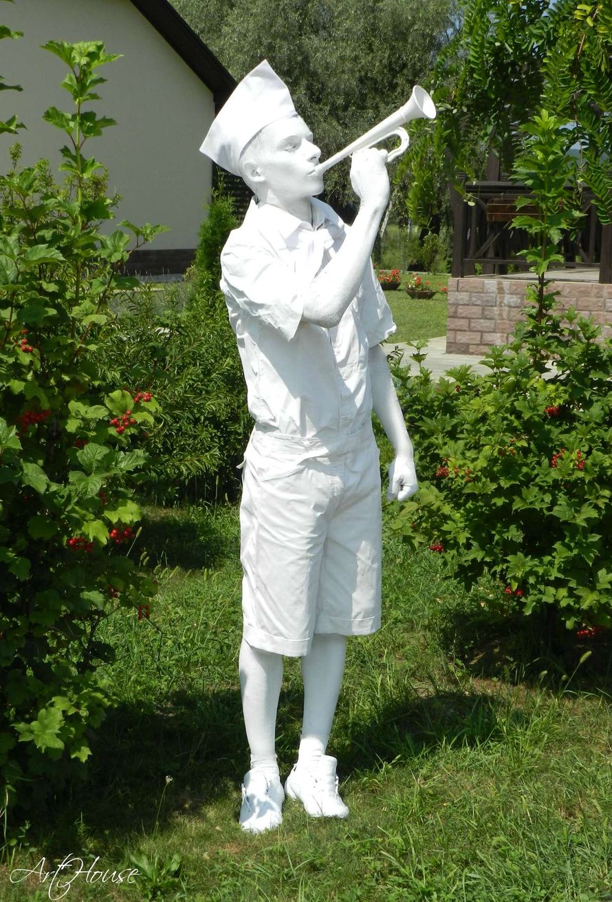 Живая статуя "Пионер" - фото 2061068 Творческое объединение  "Изюм" - артисты и шоу