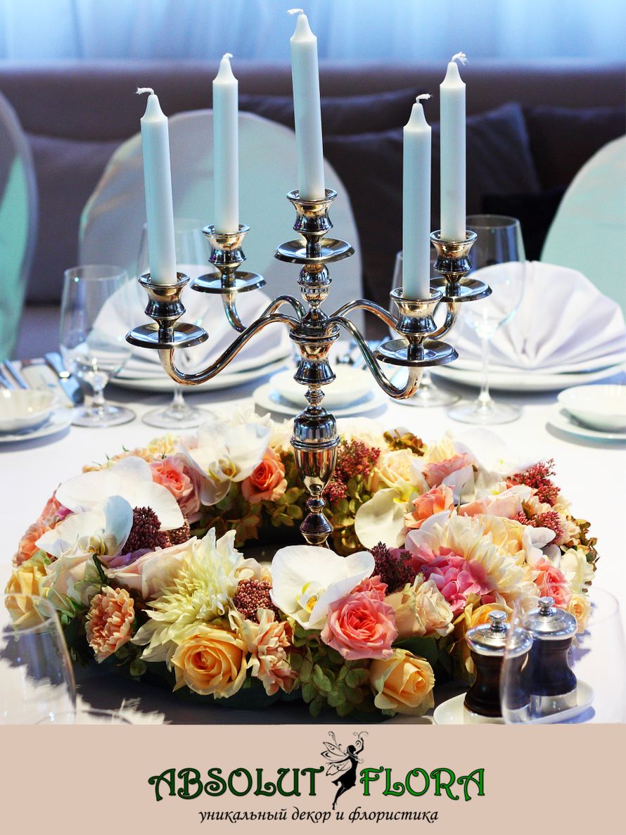 Композиция на стол гостей с канделябром - фото 5230977 Absolutflora - декор и флористика
