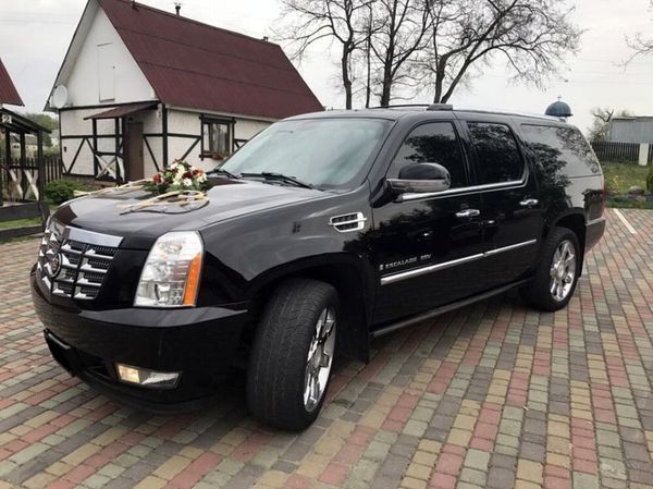 246 Внедорожник Cadillac Escalade черный