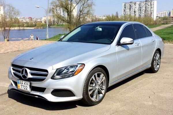 109 Mercedes С300 серебристый в аренду