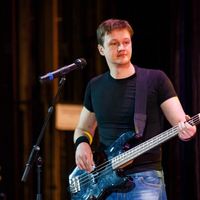 Андрей Б.-бас-гитарист