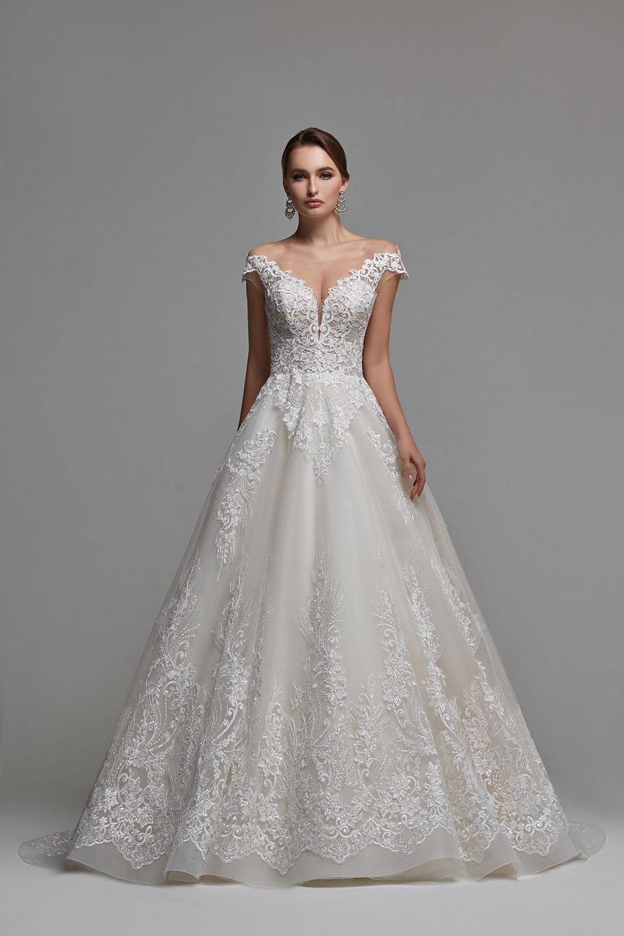 Фото 18787072 в коллекции Charm 2019 - Pearl Fashion Group - свадебные и вечерние платья