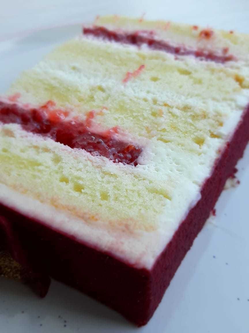 Пижамная торт клубника кокосовая стружка