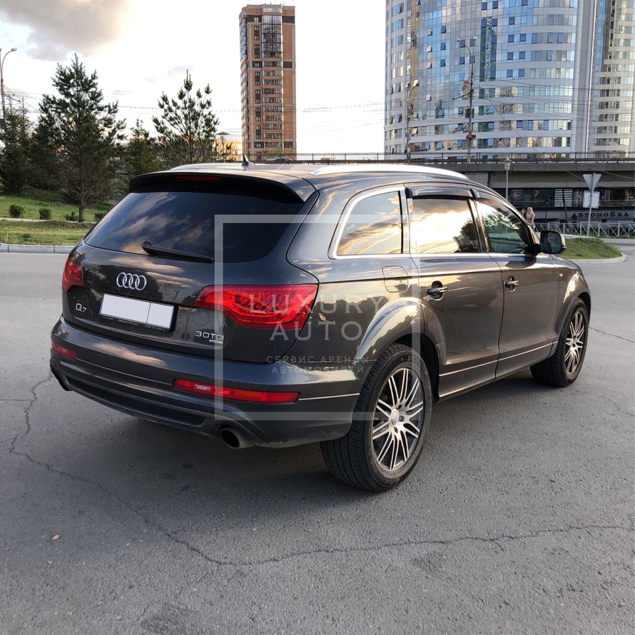 №19 Внедорожник Audi Q7 Цвет: Чёрный. Вместимость: 4 персоны. Салон: полный  электропакет, чёрная фото 19401068 - Luxury Auto - аренда авто c водителем