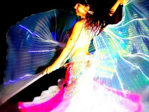 Танец живота светодиодное шоу от Азизы Рахат Лукум