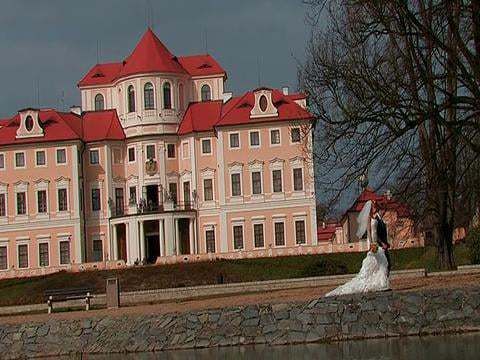 Романтическая свадьба в Праге и Либлице